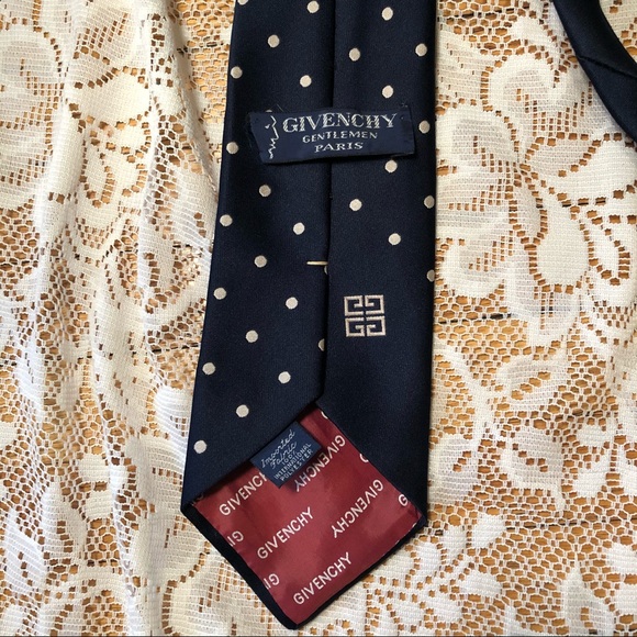 Vintage GIVENCHY tie from the 70s - Picture 4 of 4